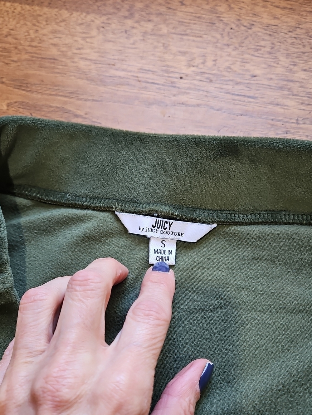 Juicy Couture Olive Green Velour Leggings with Crest - Picture 5 of 12